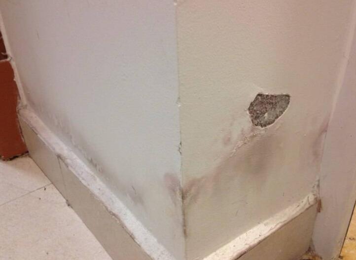 墻面滲水有什么辦法修復(fù)?屋頂防水施工的時(shí)候這些要留意